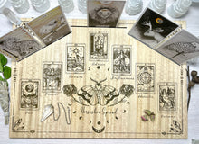 Load image into Gallery viewer, Large - 7 card Horse shoe tarot spread | board
