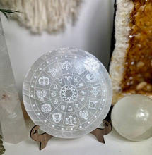 Load image into Gallery viewer, Astrological wheel on selenite charging plate 14cm
