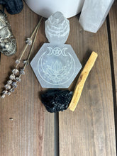 Load image into Gallery viewer, Mini Cleanse + Protect kit Selenite Tower Blk Tourmaline Palo Santo, hexagon selenite plate
